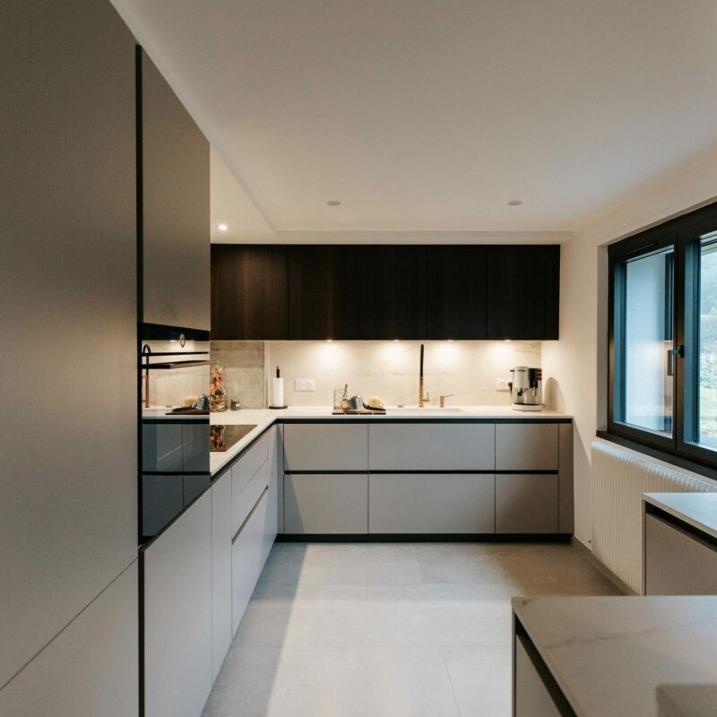 entreprise de rénovation Annecy cuisines, salle de bains et espace de vie sur mesure