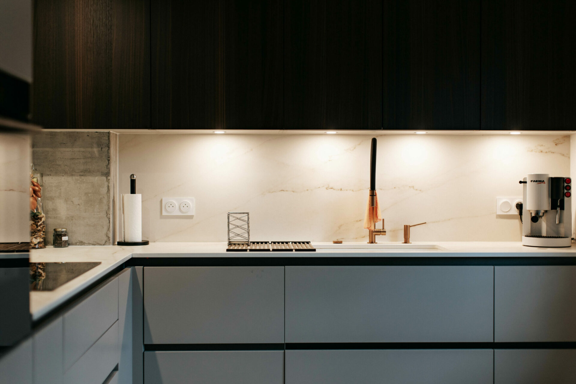 cuisiniste à annecy, entreprise de rénovation Annecy cuisines, salle de bains et espace de vie sur mesure