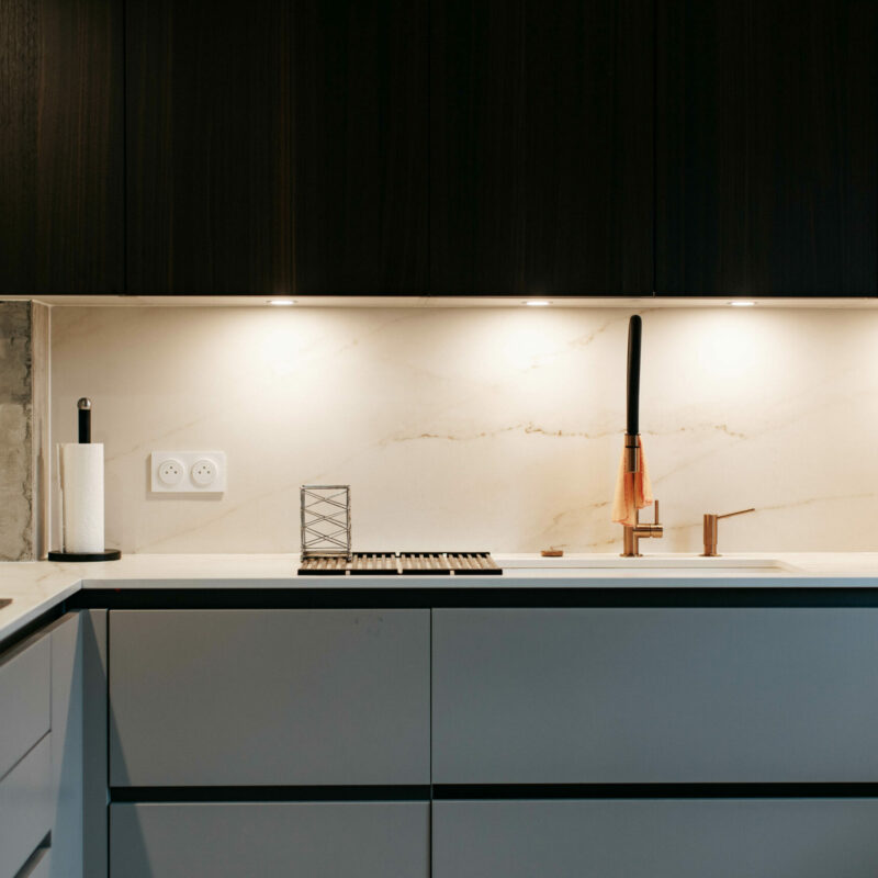 entreprise de rénovation Annecy cuisines, salle de bains et espace de vie sur mesure