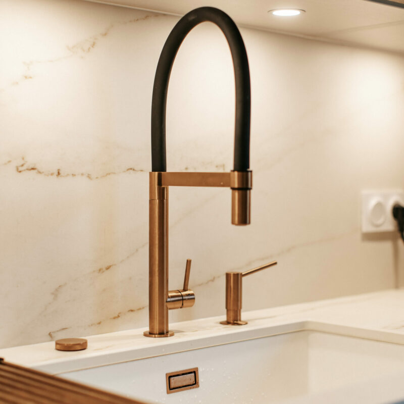 entreprise de rénovation Annecy cuisines, salle de bains et espace de vie sur mesure
