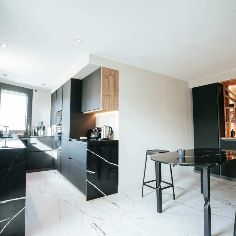 entreprise de rénovation Annecy cuisines, salle de bains et espace de vie sur mesure