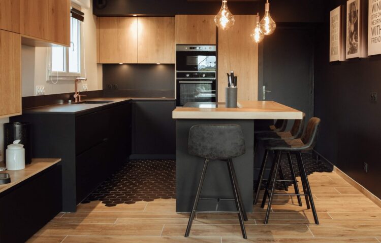 entreprise de rénovation Annecy cuisines, salle de bains et espace de vie sur mesure