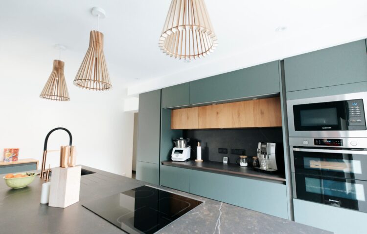 entreprise de rénovation Annecy cuisines, salle de bains et espace de vie sur mesure