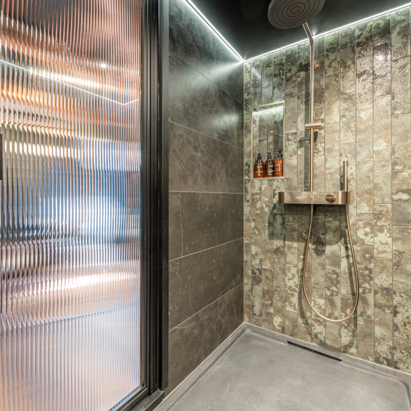 salle de bains à annecy style spa sur mesure par nuances creation