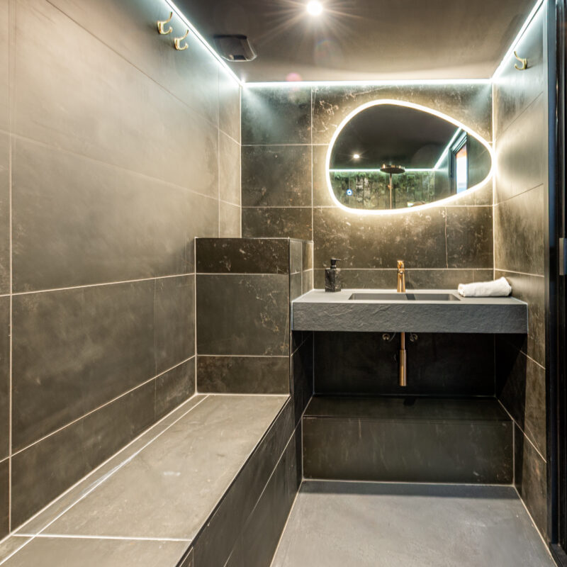 salle de bains à annecy style spa sur mesure par nuances creation